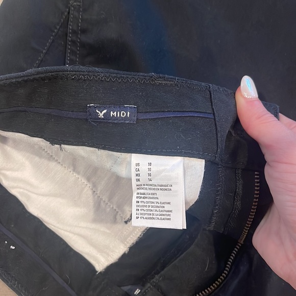 American Eagle Black Shorts - Picture 7 of 7